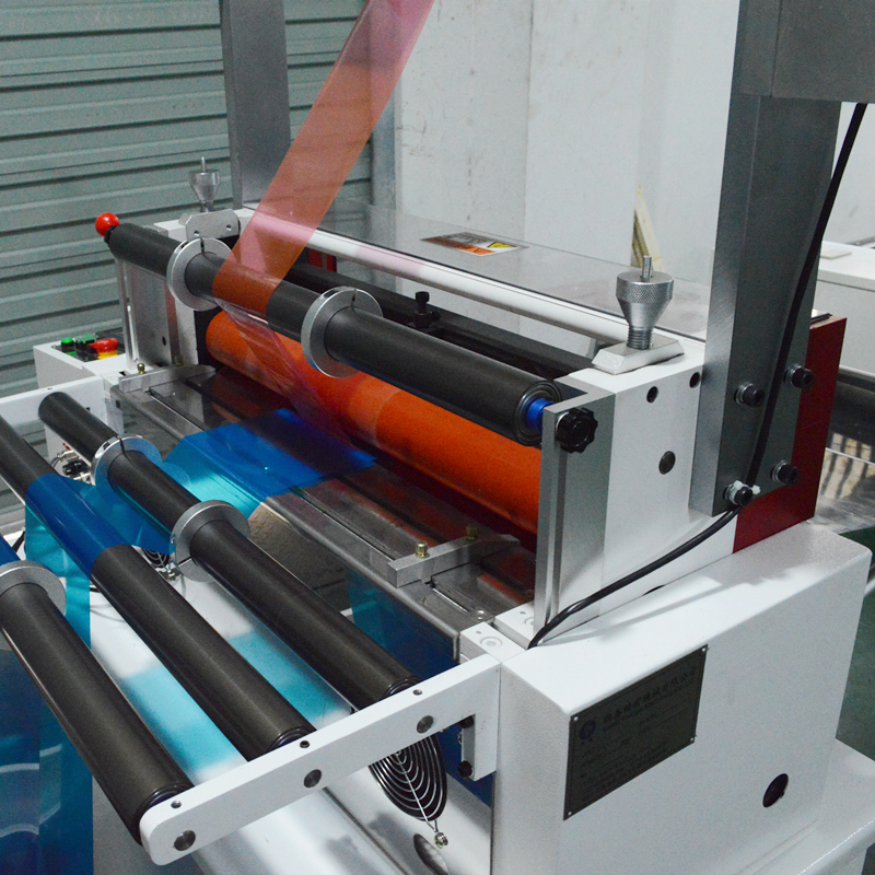 Automatic Printed Paper Cutter Servo Customized Motor Roll-to-sheet Laminating Cutting Machine with Swing Arm Function