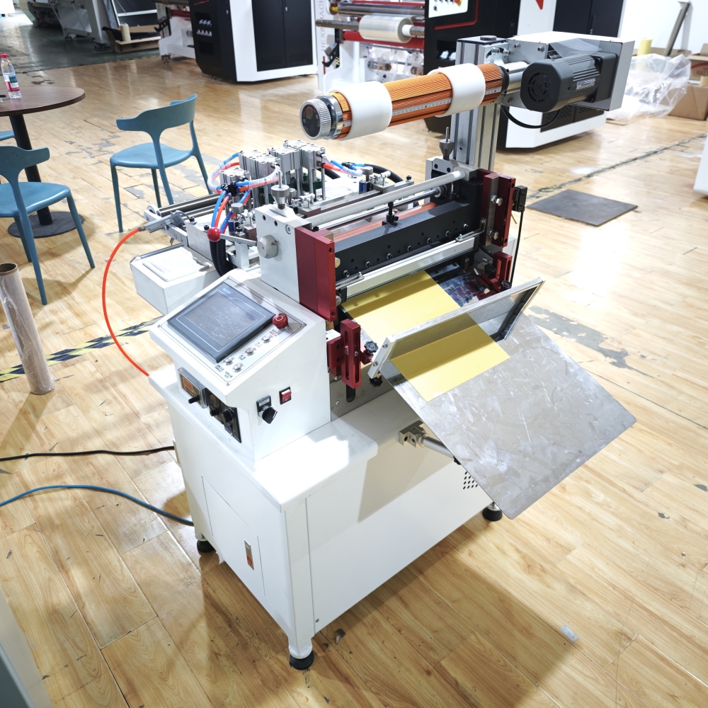Automatic Film Roll To Sheet Cutting Machine Perforation Machine
