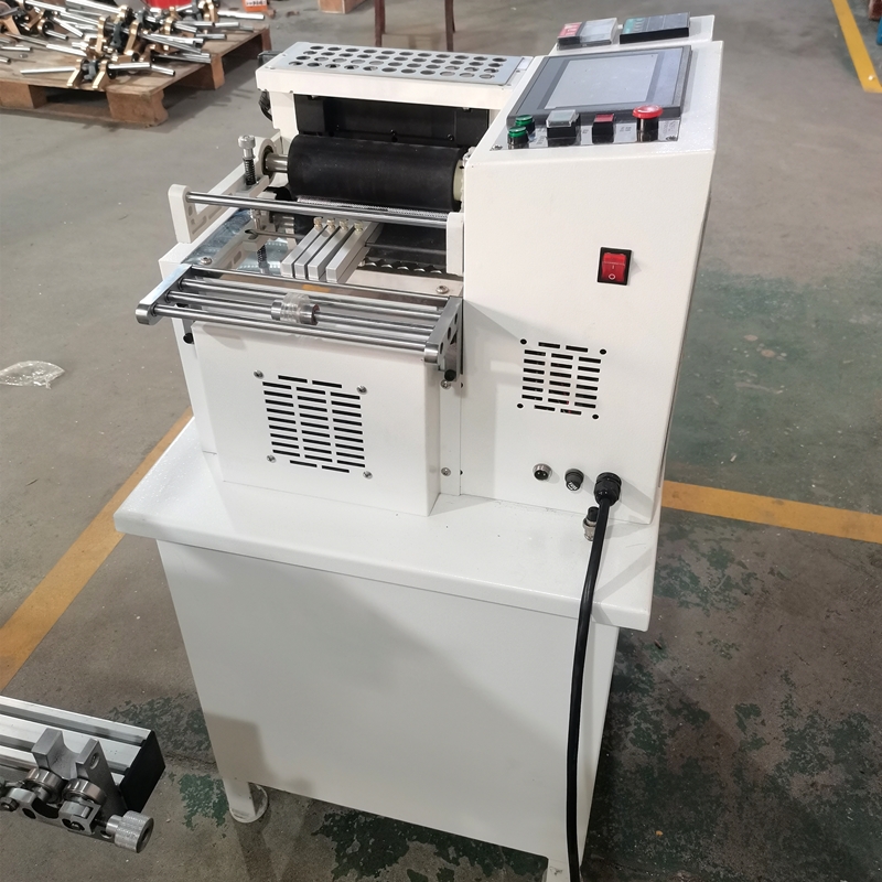 Chinese Automatic Medical Gauze Roller Cutting Machine